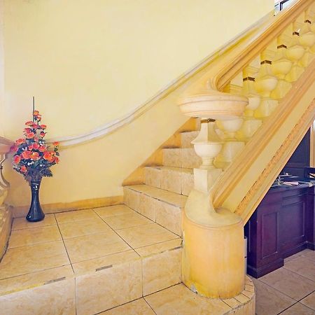Hotel Oyo 91390 Kost Grand Royal Elite Surabaya Exterior foto